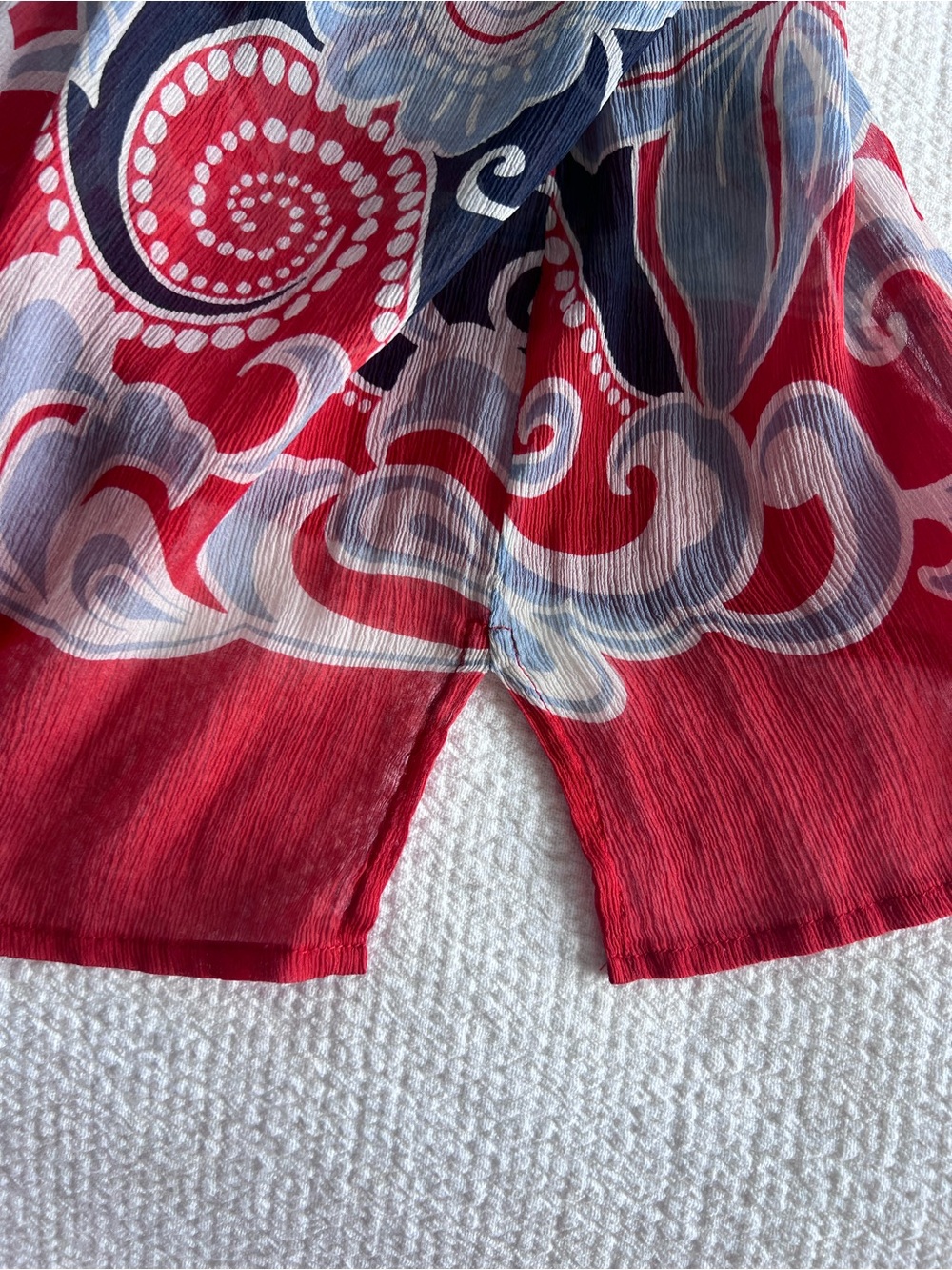 Tommy Bahama Women’s EUC Floral Red Blue White Silk Long Sleeve Blouse Size M - Picture 12 of 15